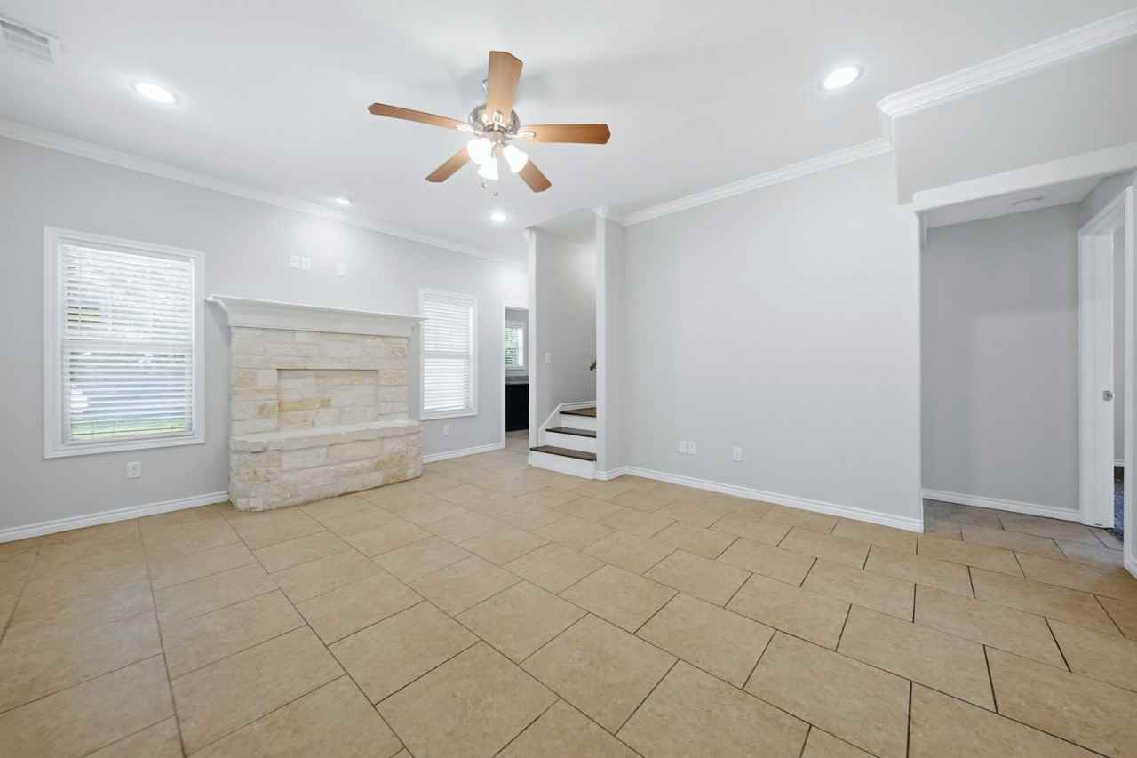 1322 Milner Dr - Photo 6 of 39