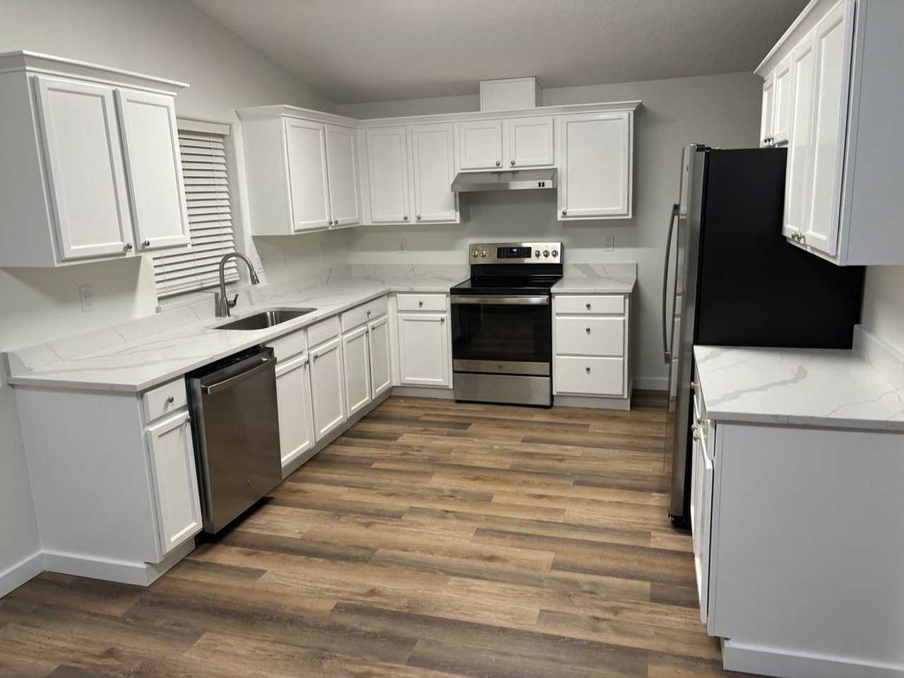 1868 Tecumseh St Ne - Photo 2 of 4