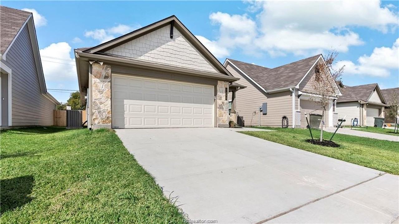 3007 Stevens Dr - Photo 2 of 23