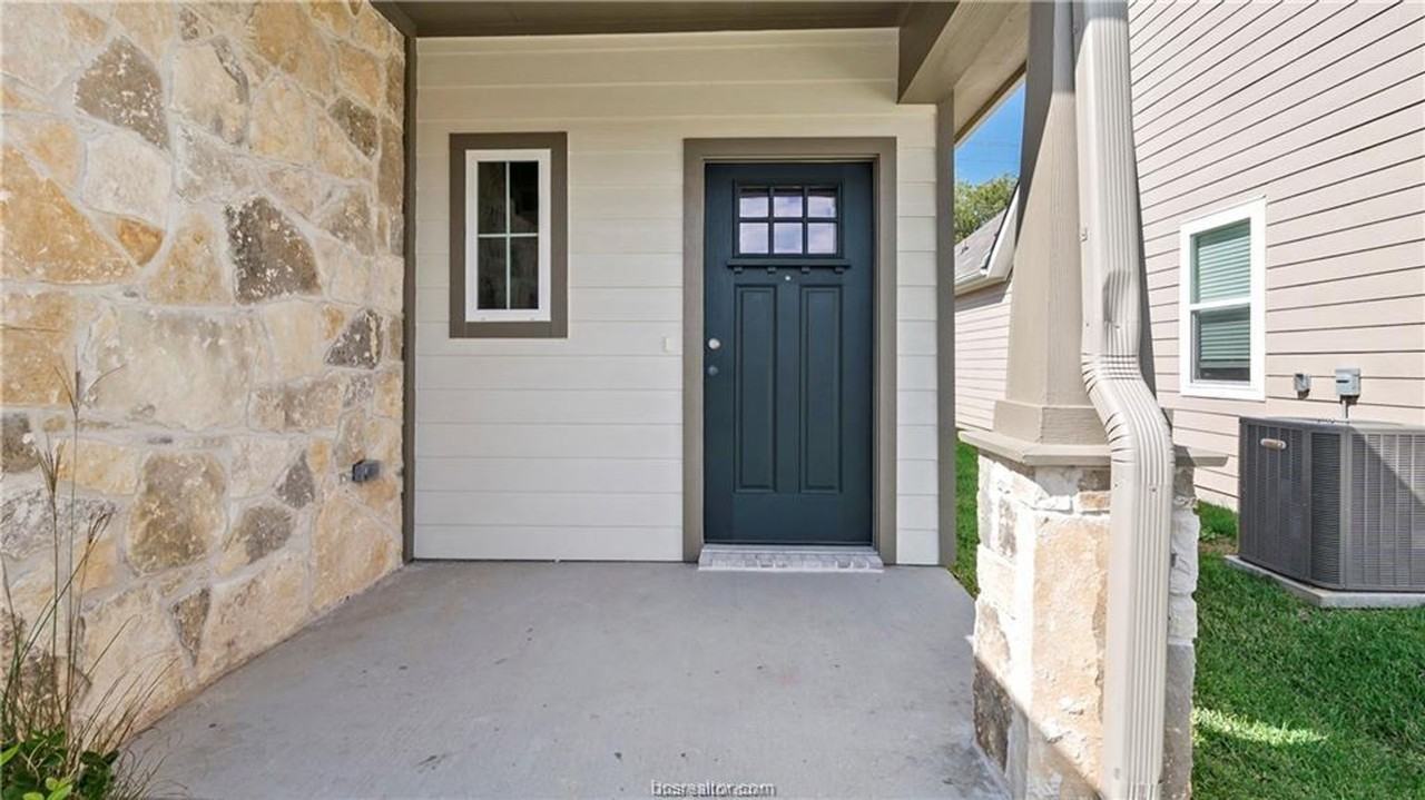 3007 Stevens Dr - Photo 3 of 23