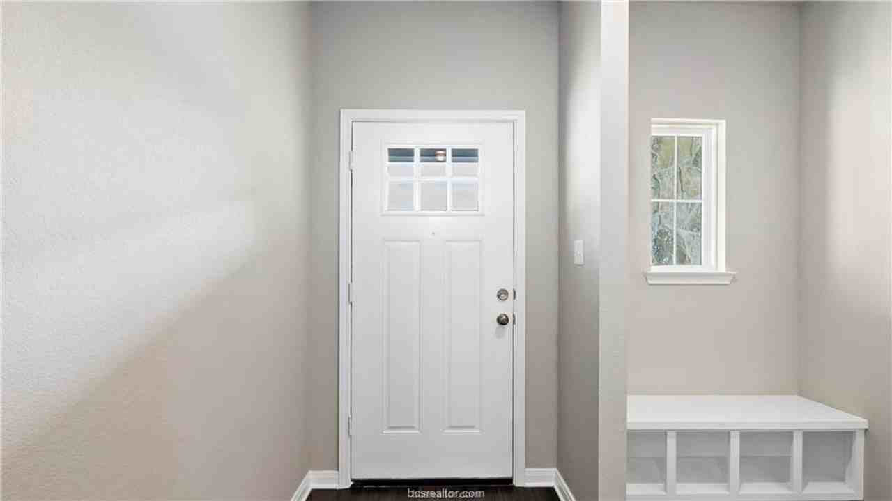 3007 Stevens Dr - Photo 4 of 23
