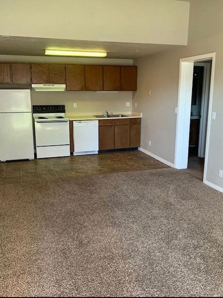 600 N 2450 E - Photo 5 of 12