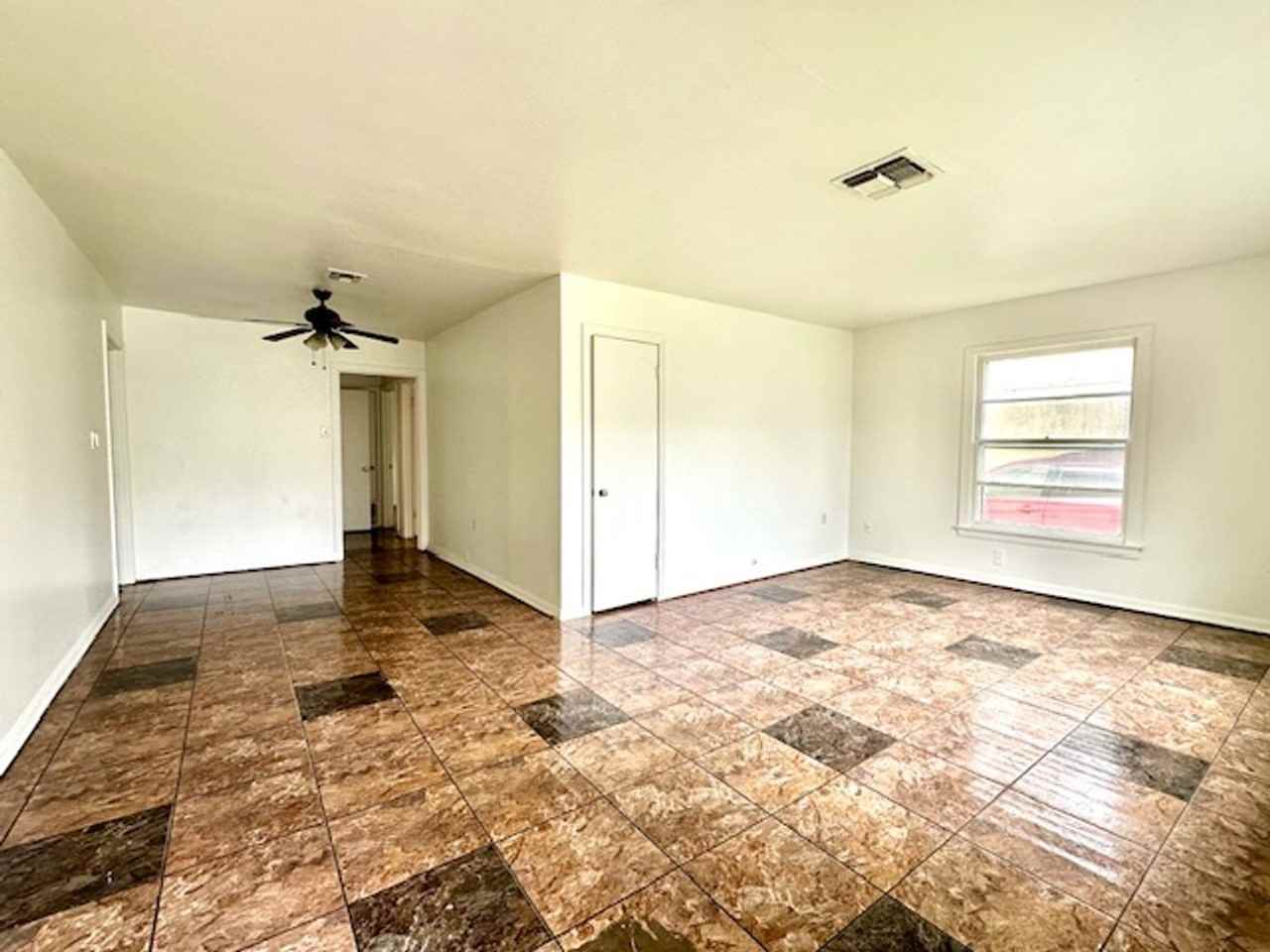 3708 Frederick Ave - Photo 4 of 4