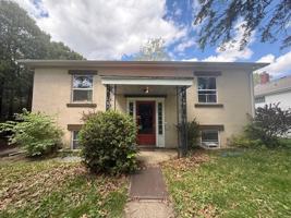 featured image of 606 E Elm St #1