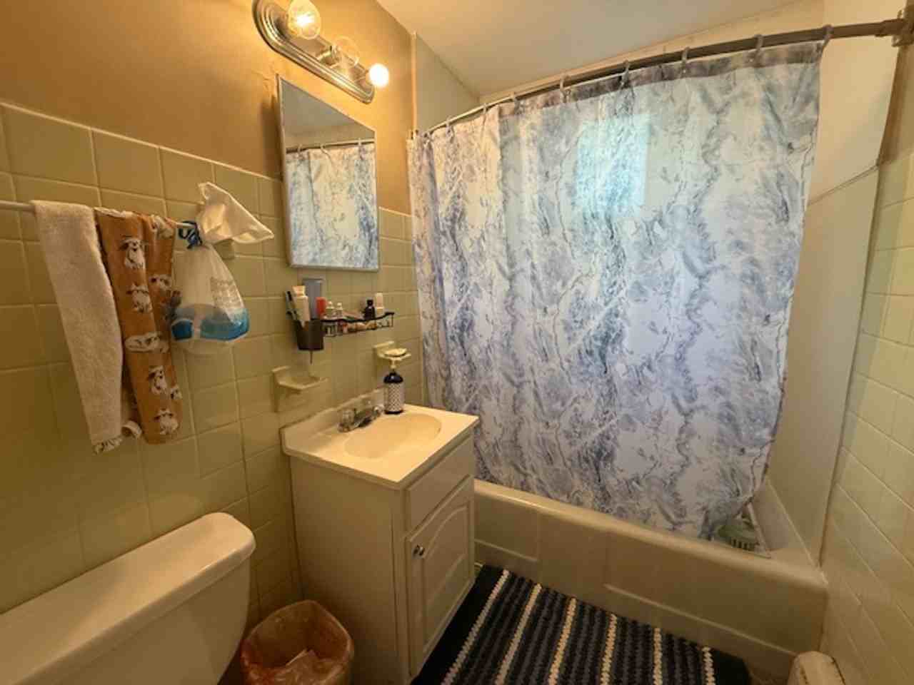 606 E Elm St #1 - Photo 4 of 6