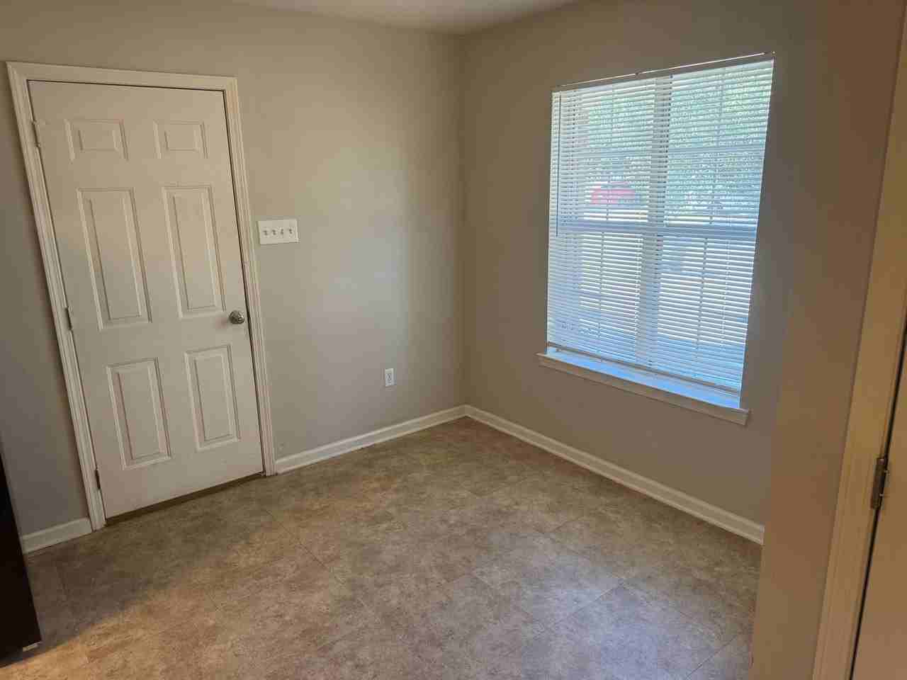 1430 Arapaho Trl - Photo 3 of 13