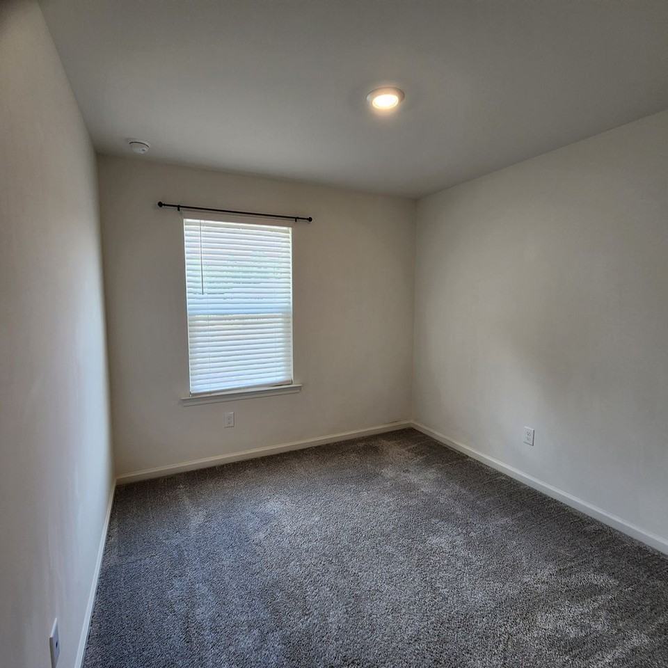3000 Spline Cir - Photo 6 of 24