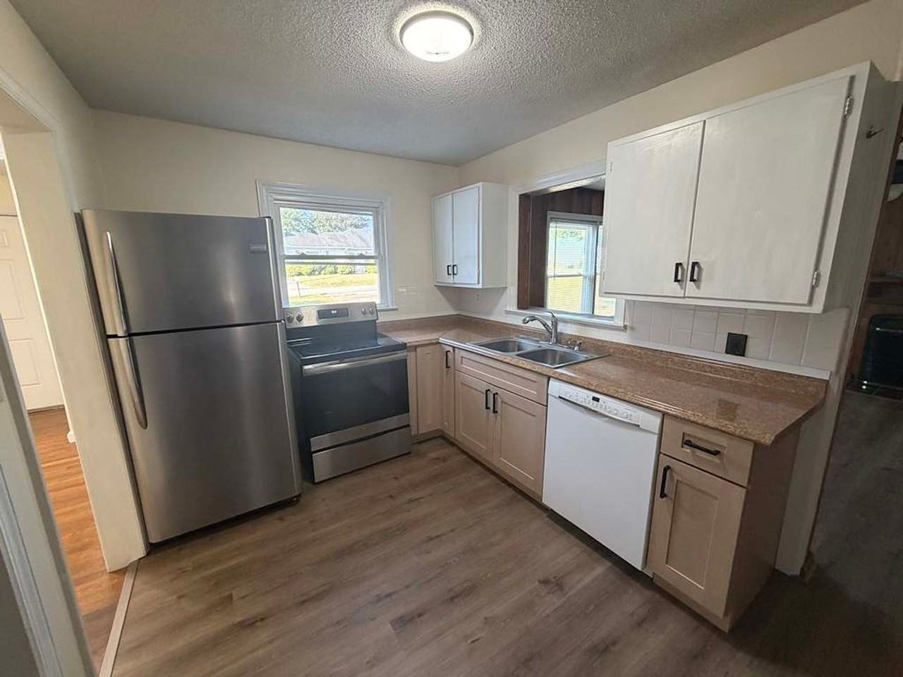 6006 Chalmers Dr - Photo 5 of 13