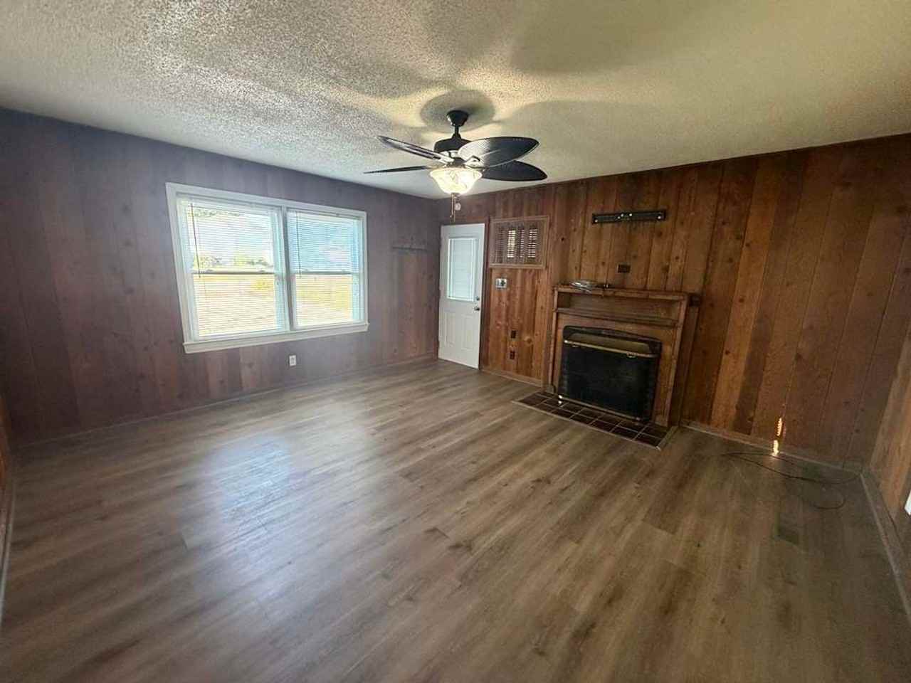 6006 Chalmers Dr - Photo 6 of 13