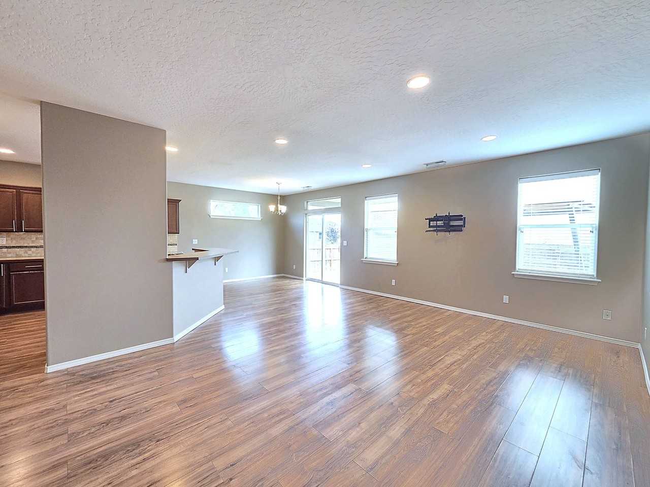 12805 W Pacific Ave - Photo 6 of 37