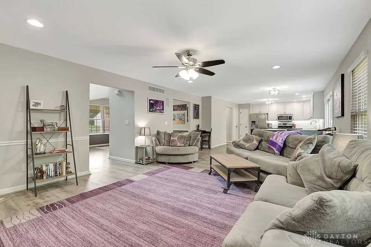 626 Honor Ln - Photo 2 of 10
