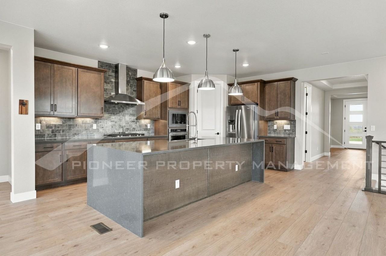 23928 E 42nd Ave - Photo 3 of 24