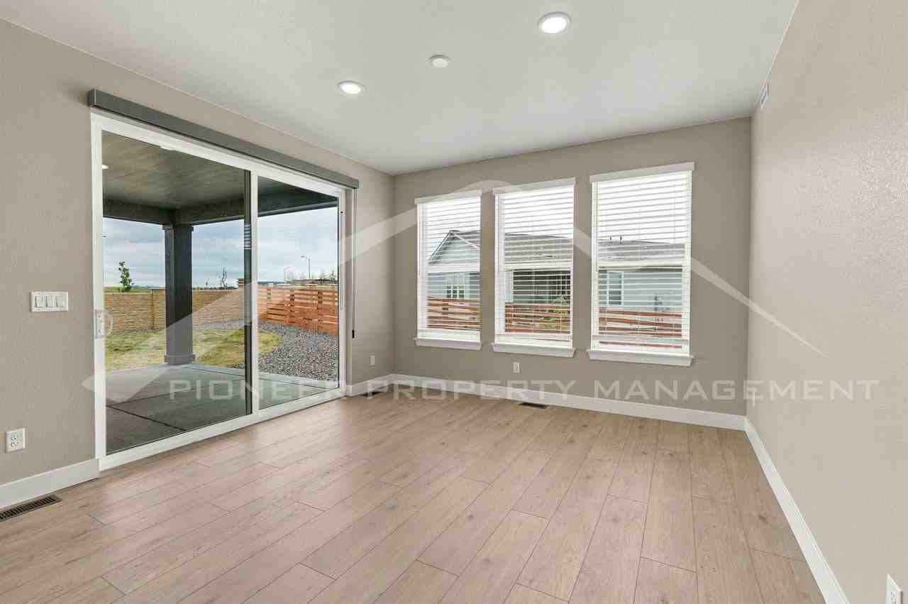23928 E 42nd Ave - Photo 7 of 24