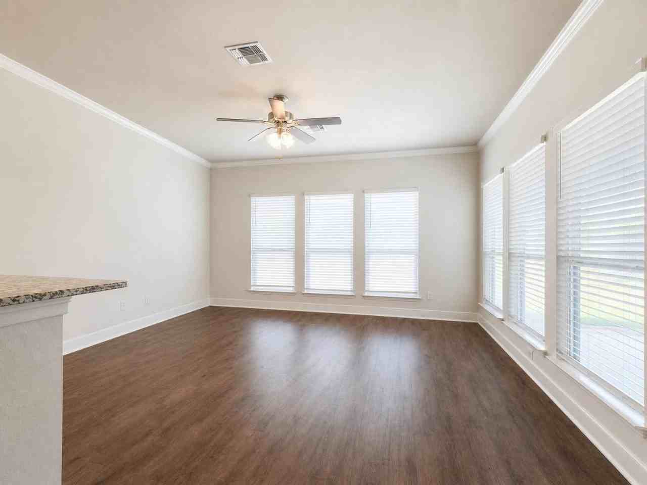 7506 Copper Creek Trl - Photo 4 of 12
