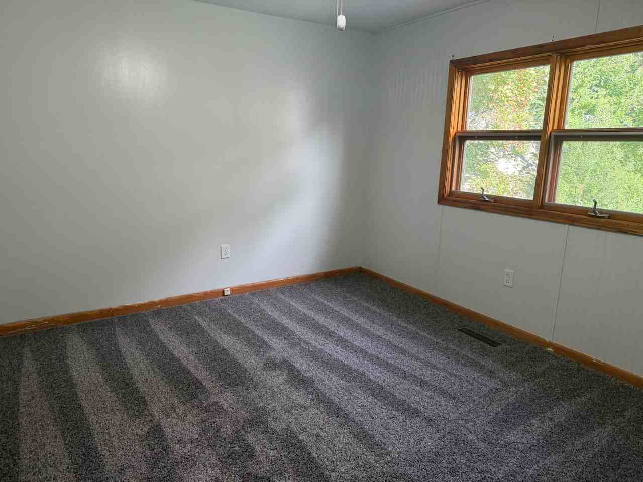 306 15th Ave Sw - Photo 2 of 20