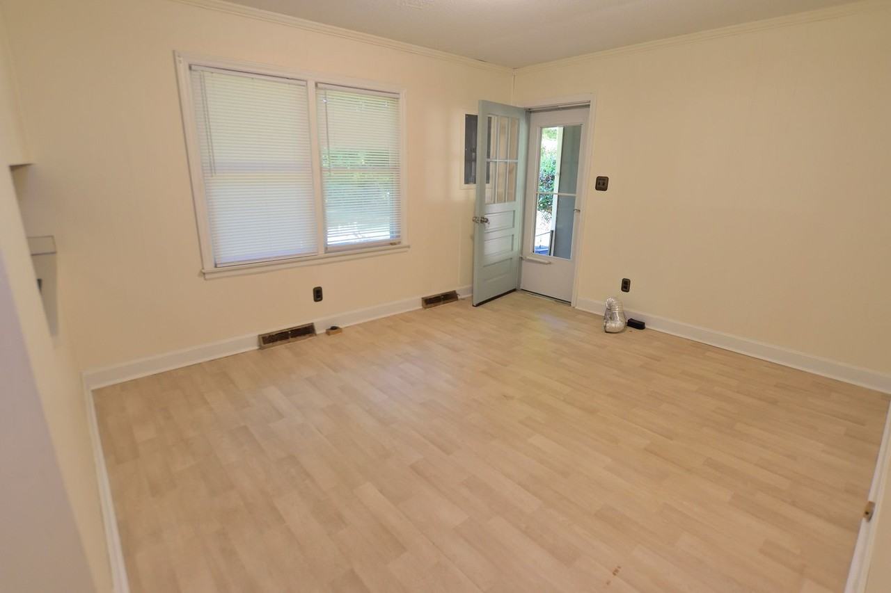 625 Powell Dr - Photo 4 of 12