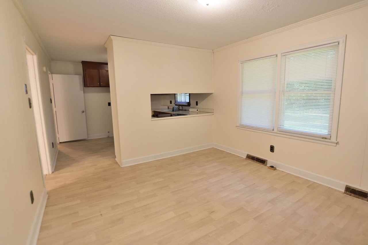 625 Powell Dr - Photo 5 of 12
