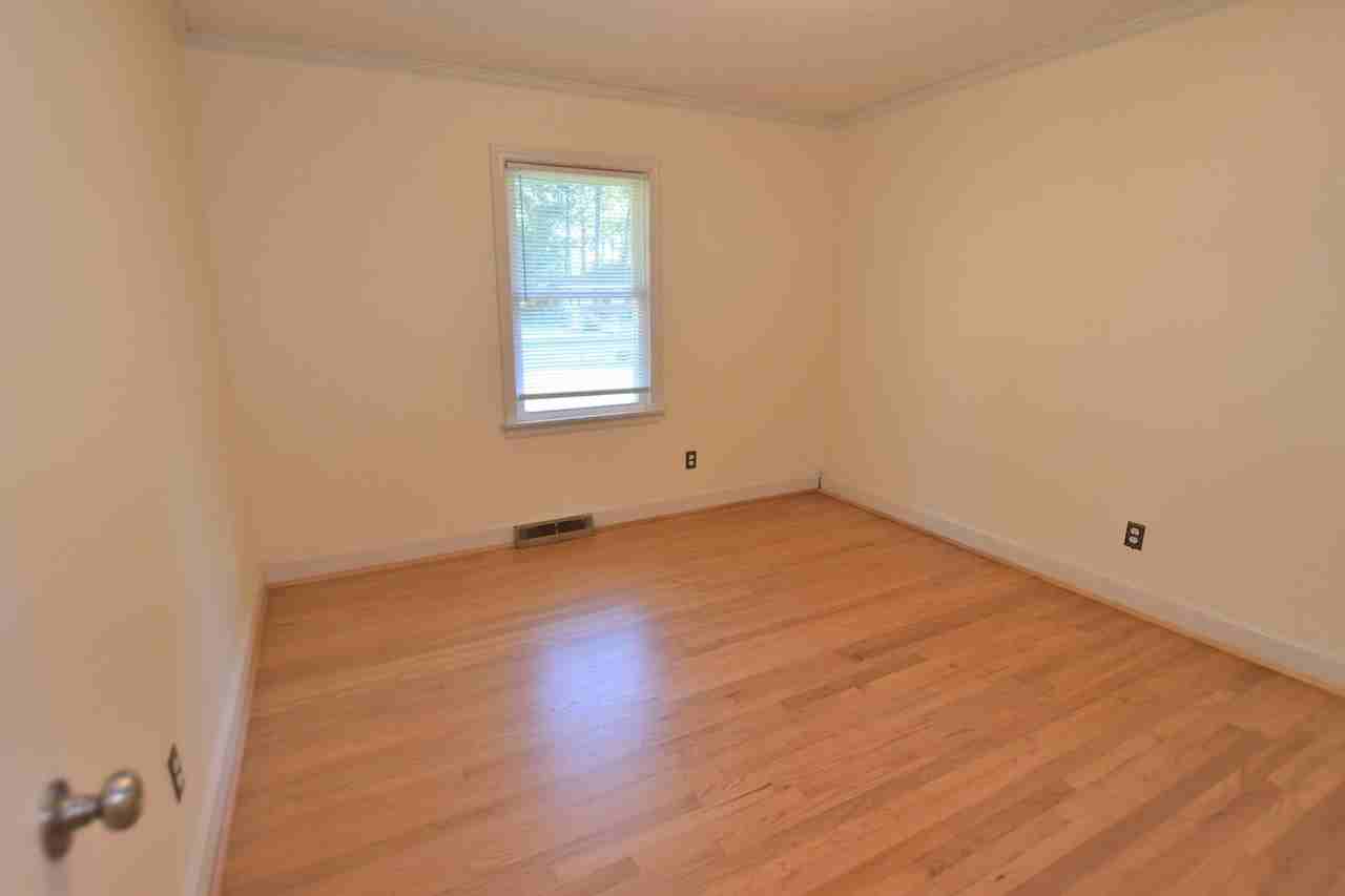 625 Powell Dr - Photo 7 of 12