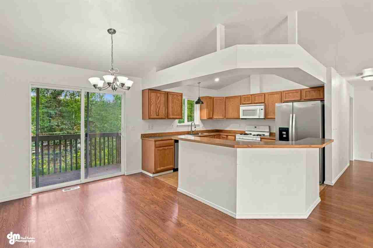 6921 W Gruening Pl - Photo 5 of 26