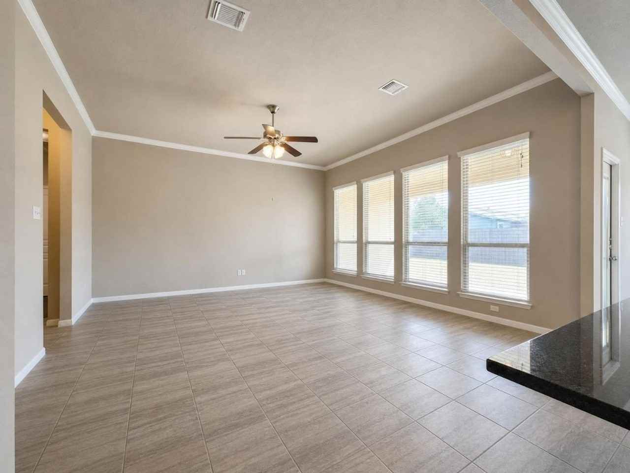 421 Cross Dr - Photo 3 of 14