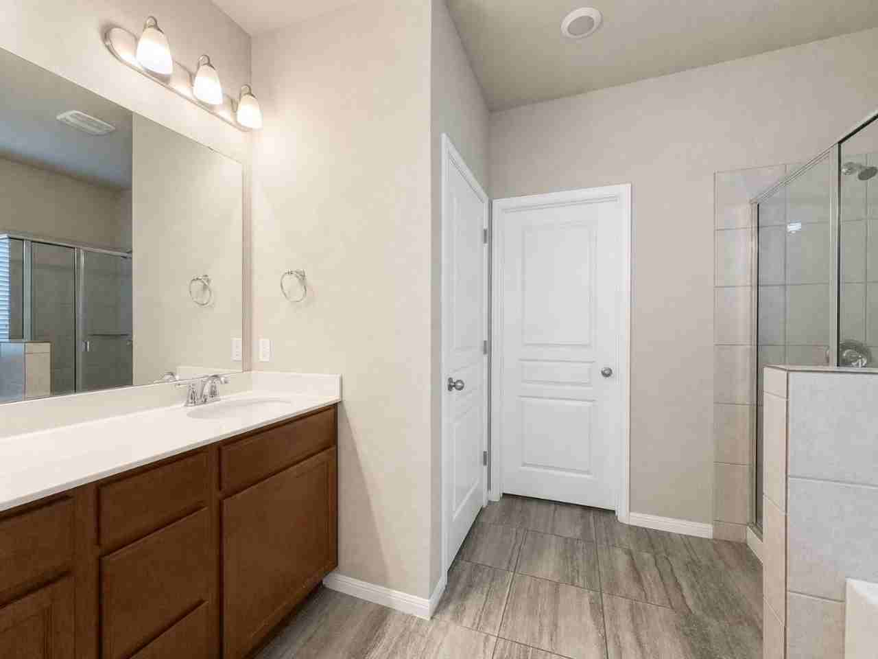 421 Cross Dr - Photo 7 of 14