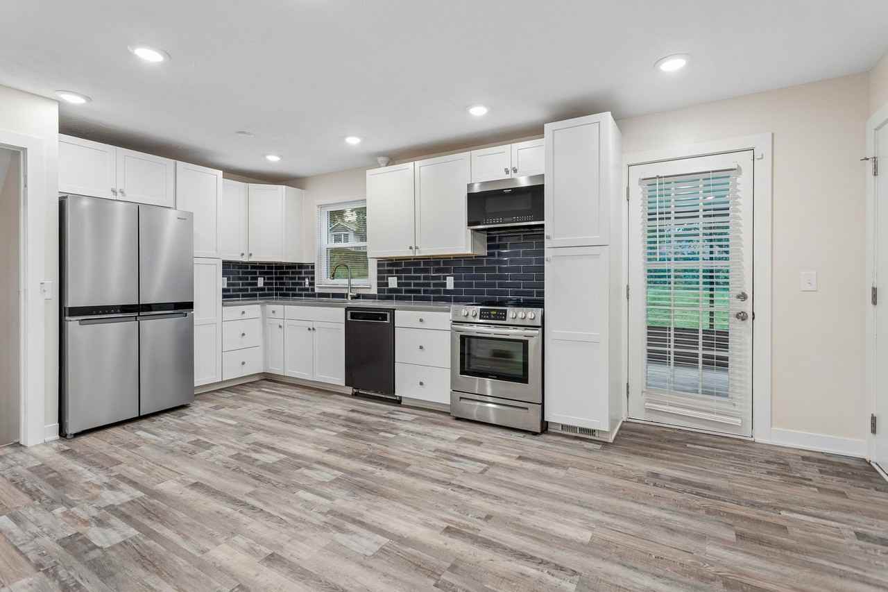 10012 Bedford Ave - Photo 6 of 24