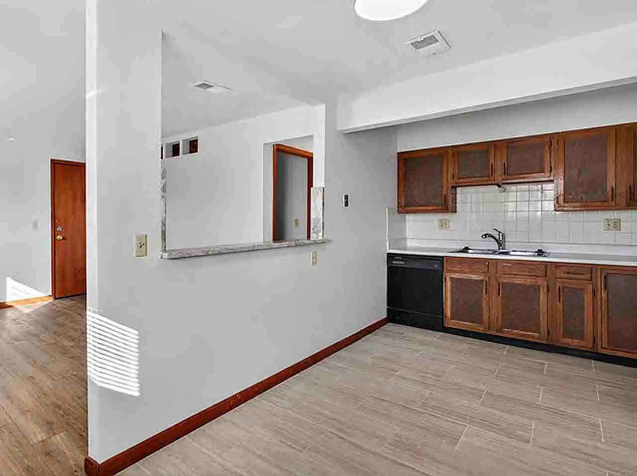 Anndell Park Apartments - Photo 4 of 5