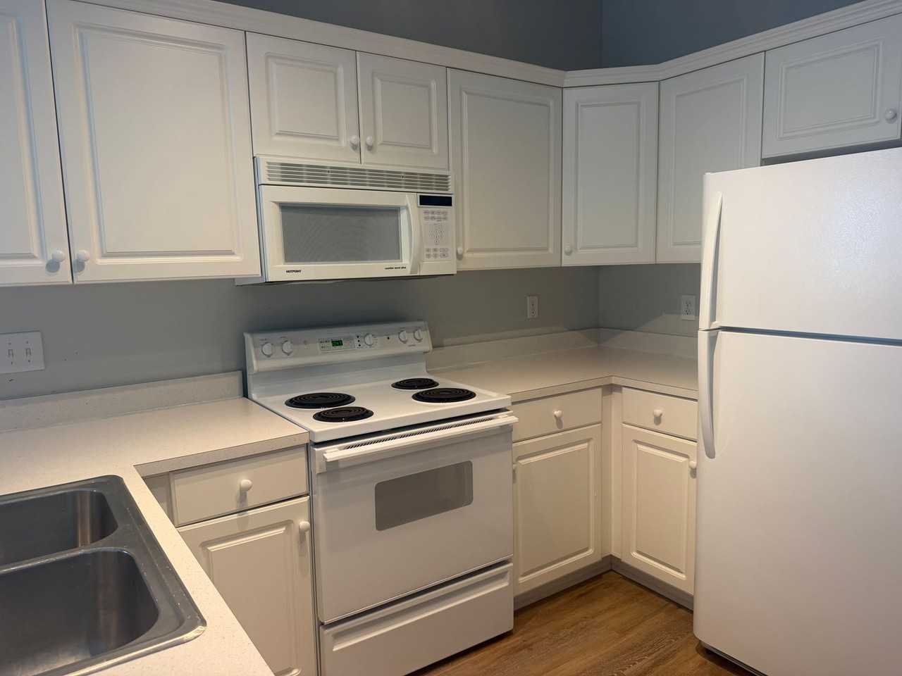 2020 Cross Gate Blvd #201 - Photo 4 of 11