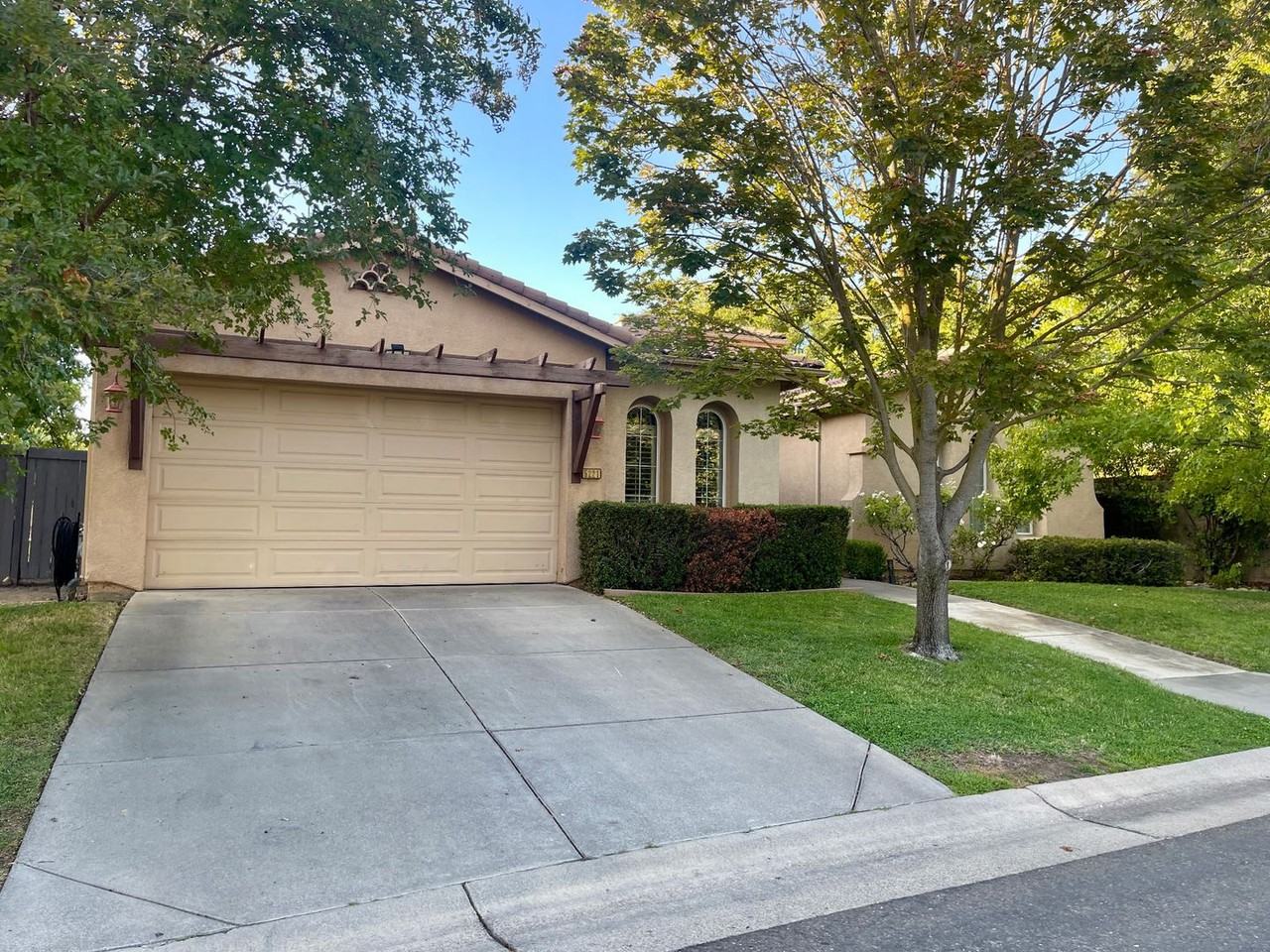 5221 Clearly Ln - Photo 2 of 27