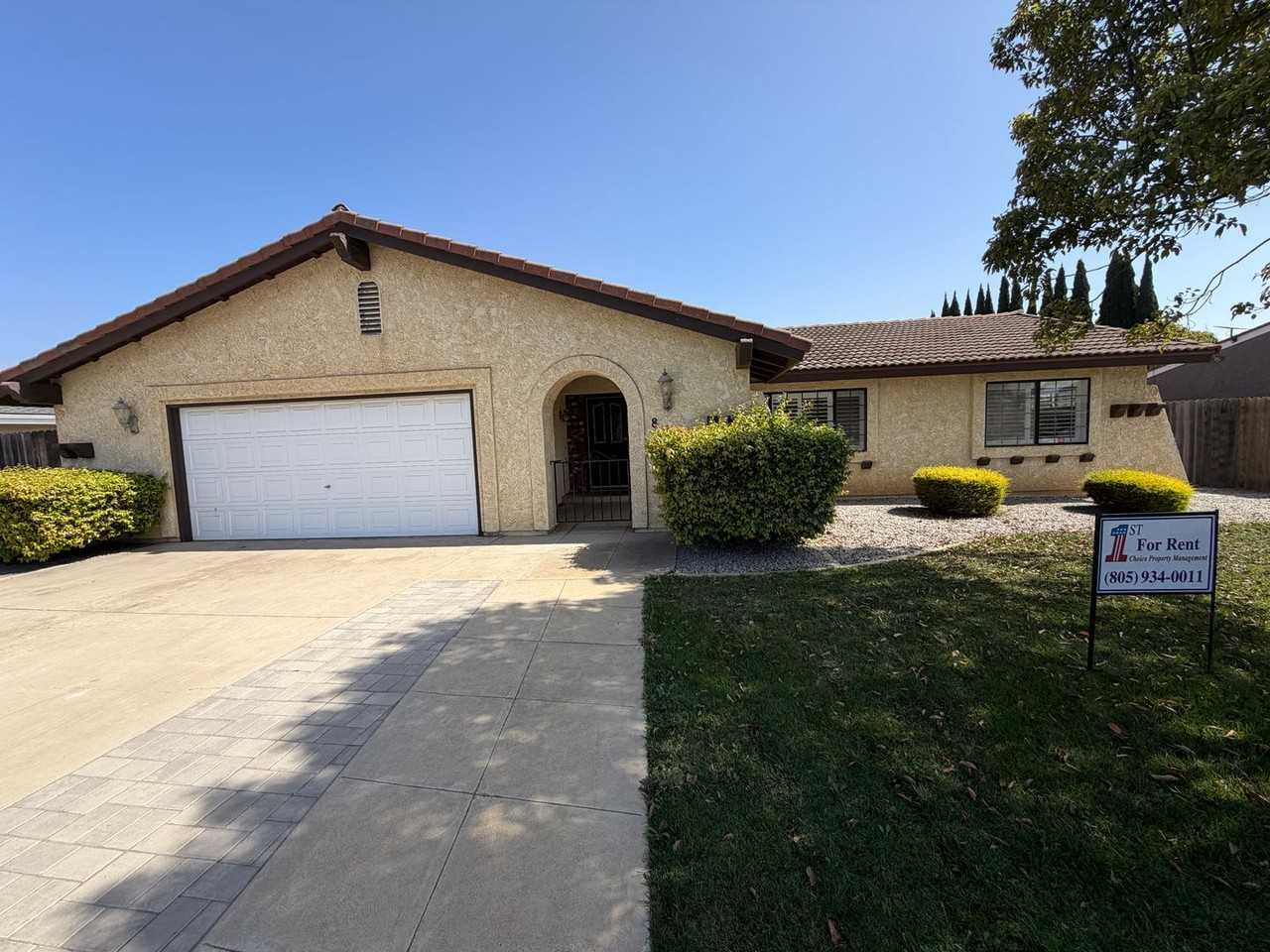 818 Harrison Dr - Photo 2 of 21