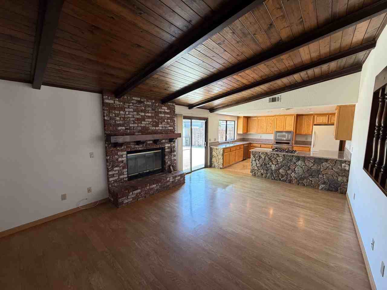 818 Harrison Dr - Photo 5 of 21