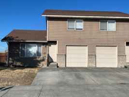 featured image of 1322 W Lakeside Dr