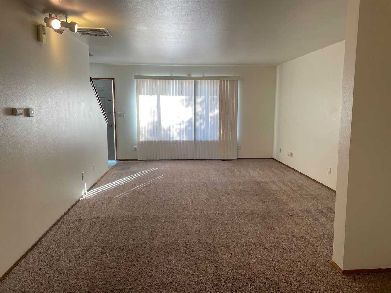 1322 W Lakeside Dr - Photo 4 of 16