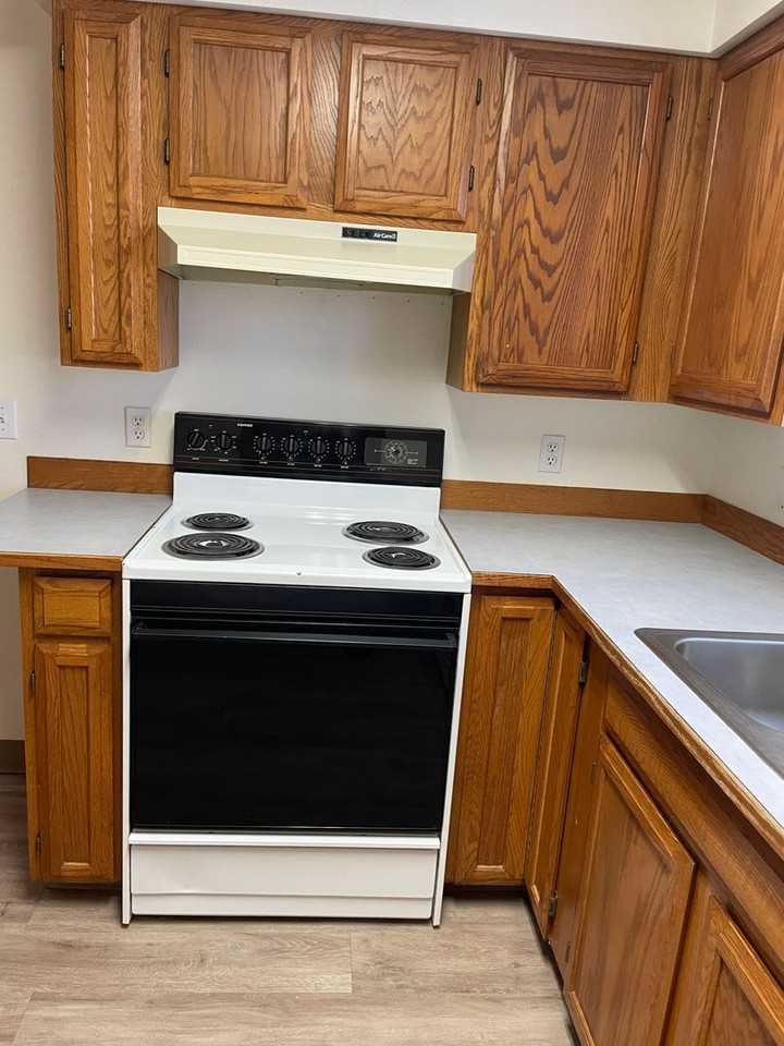 1322 W Lakeside Dr - Photo 6 of 16