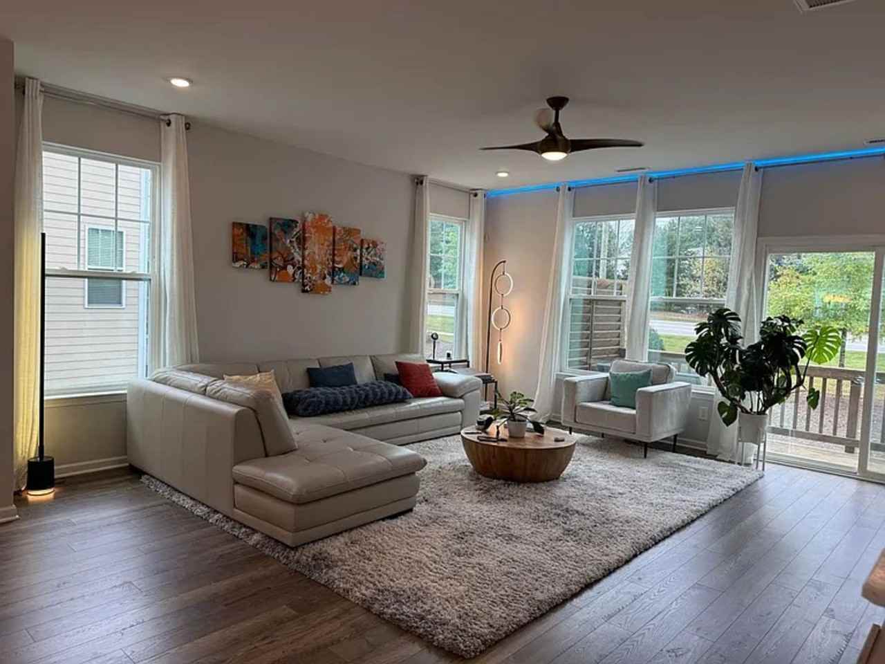 1228 Commack Dr - Photo 3 of 45