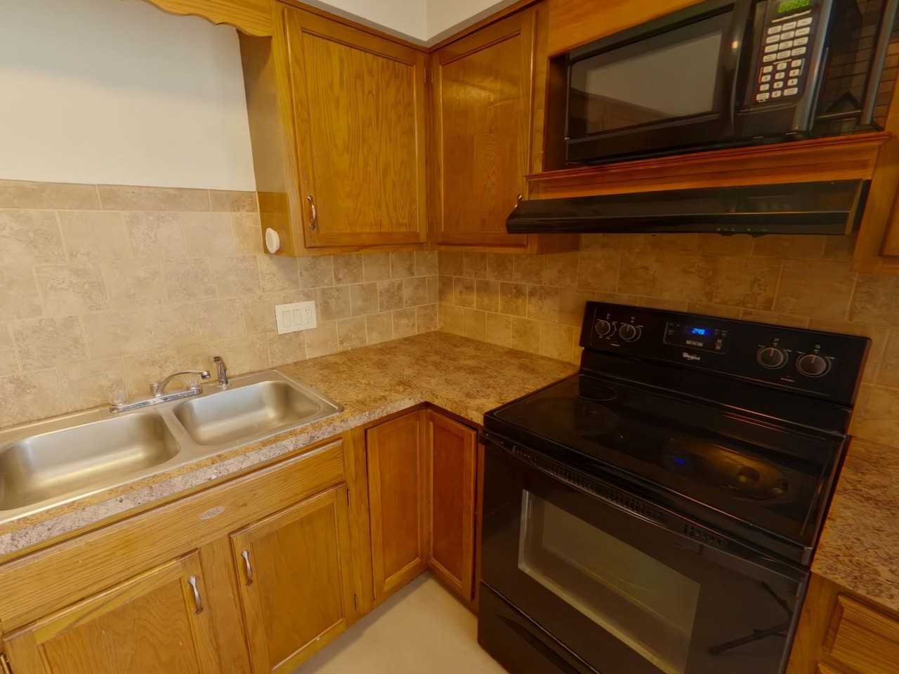 1855 N Doreen St - Photo 5 of 16