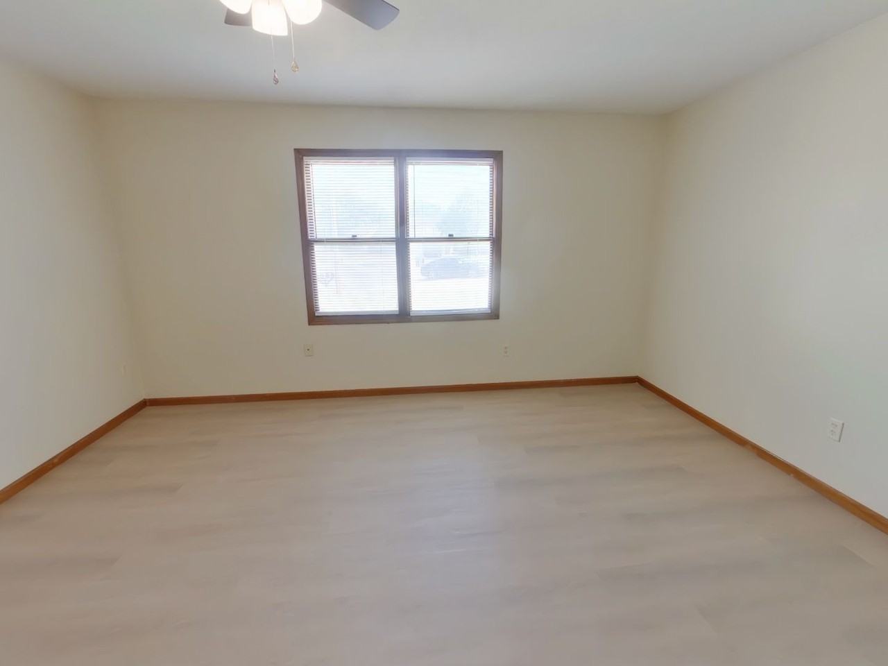 1855 N Doreen St - Photo 6 of 16