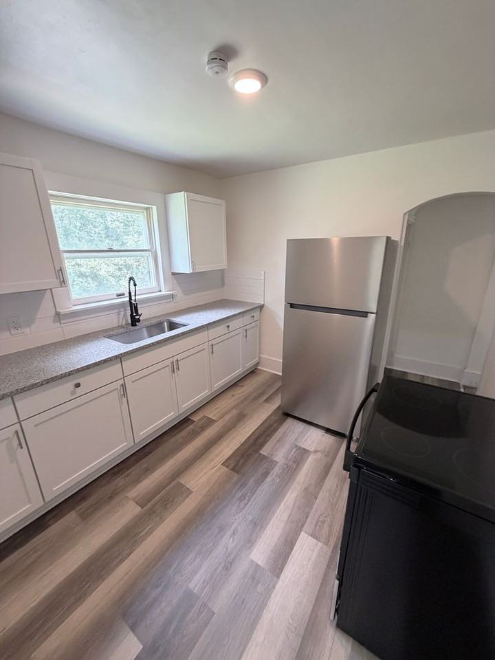 2250 Bellfield Ave - Photo 7 of 15