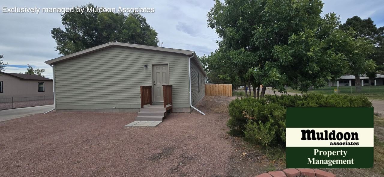 151 E Jerome Dr - Photo 2 of 16