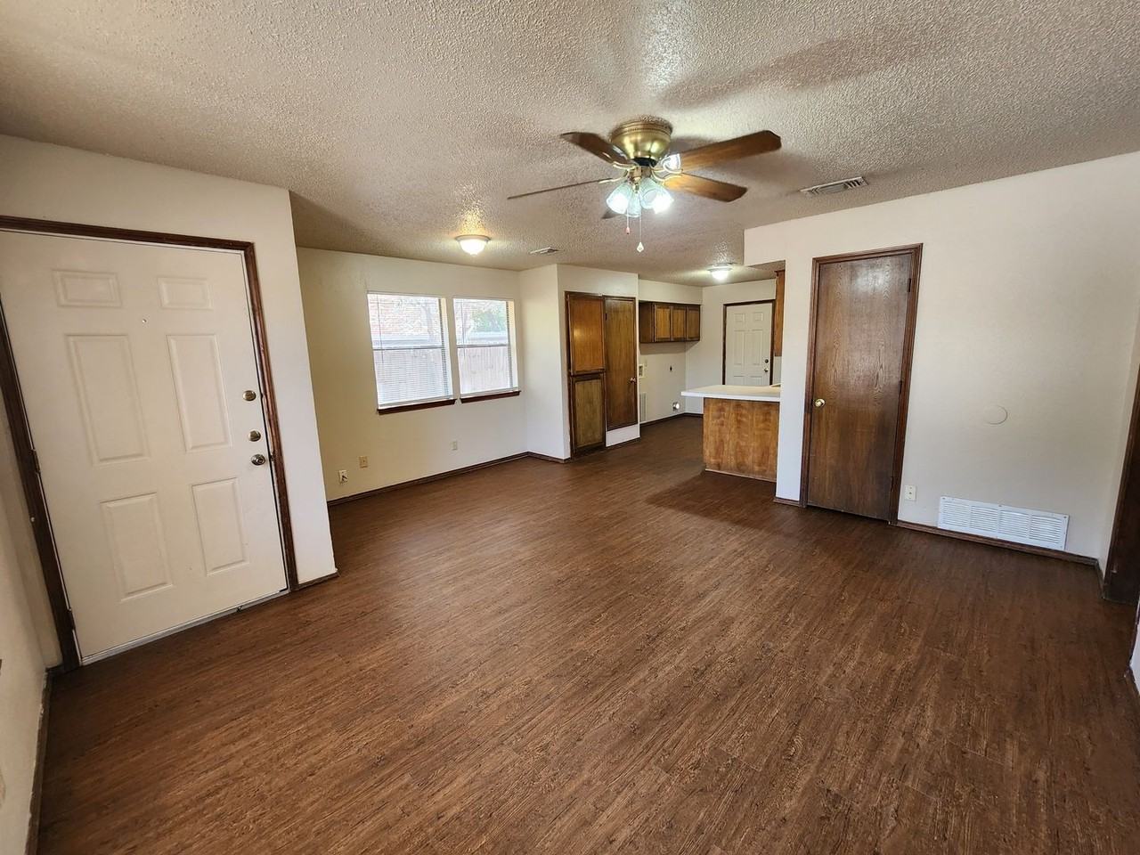 3211 3211 Eastridge Dr. - 3211 Eastridge Drive - Photo 3 of 15