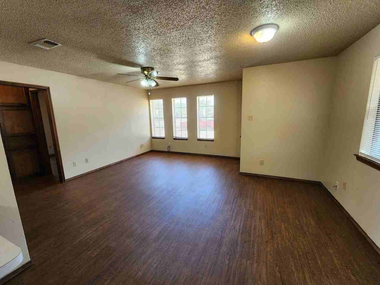 3211 3211 Eastridge Dr. - 3211 Eastridge Drive - Photo 4 of 15
