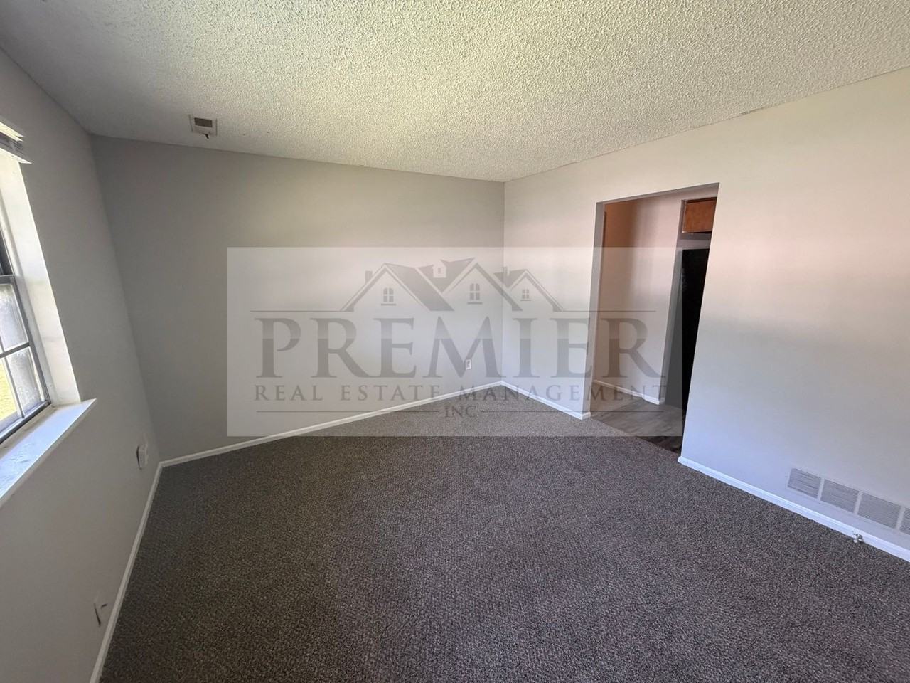 240 W Kump St #C - Photo 2 of 12