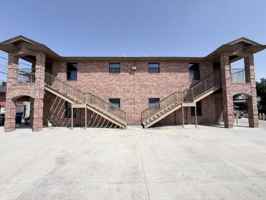 featured image of 902 Laredo St