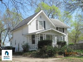 featured image of 3928 S 52nd St