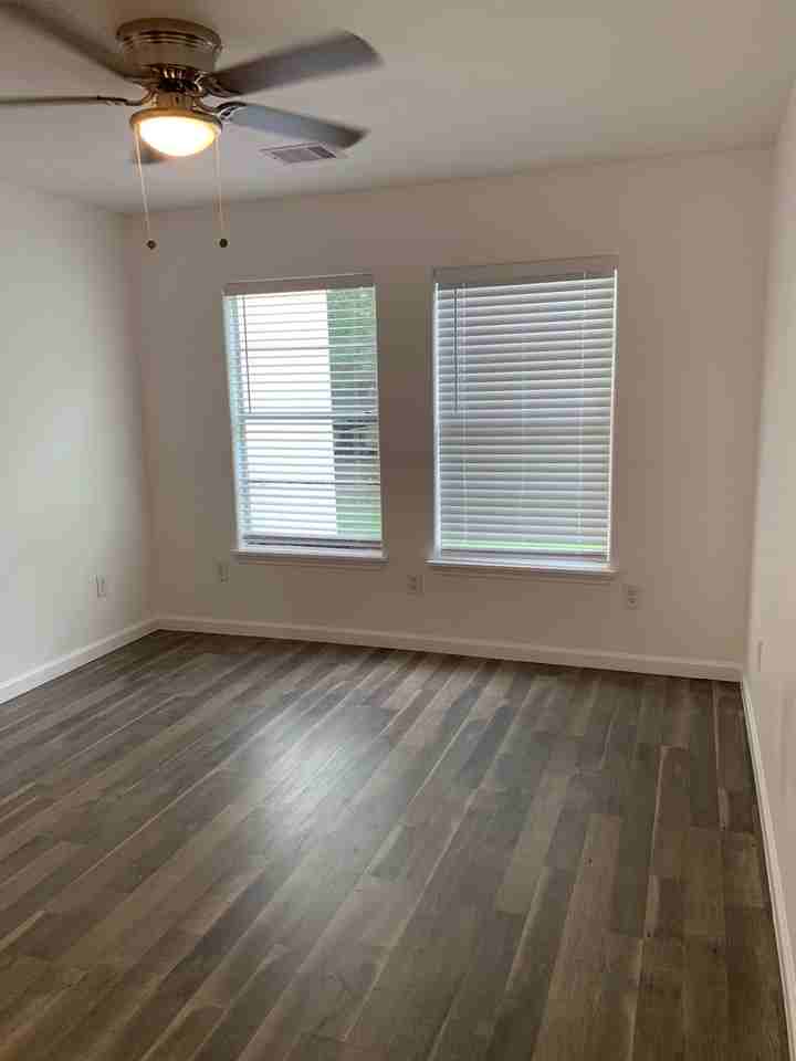 11950 Greenloch Ln - Photo 5 of 15