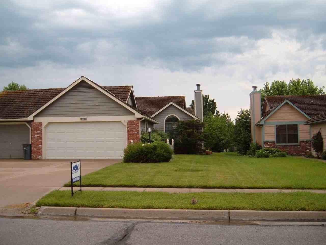 4731 Moundridge Ct - Photo 2 of 6