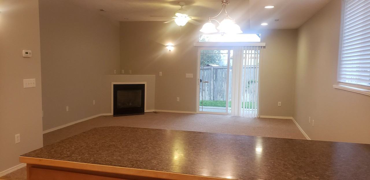 2917 E 33rd Ave - Photo 2 of 18