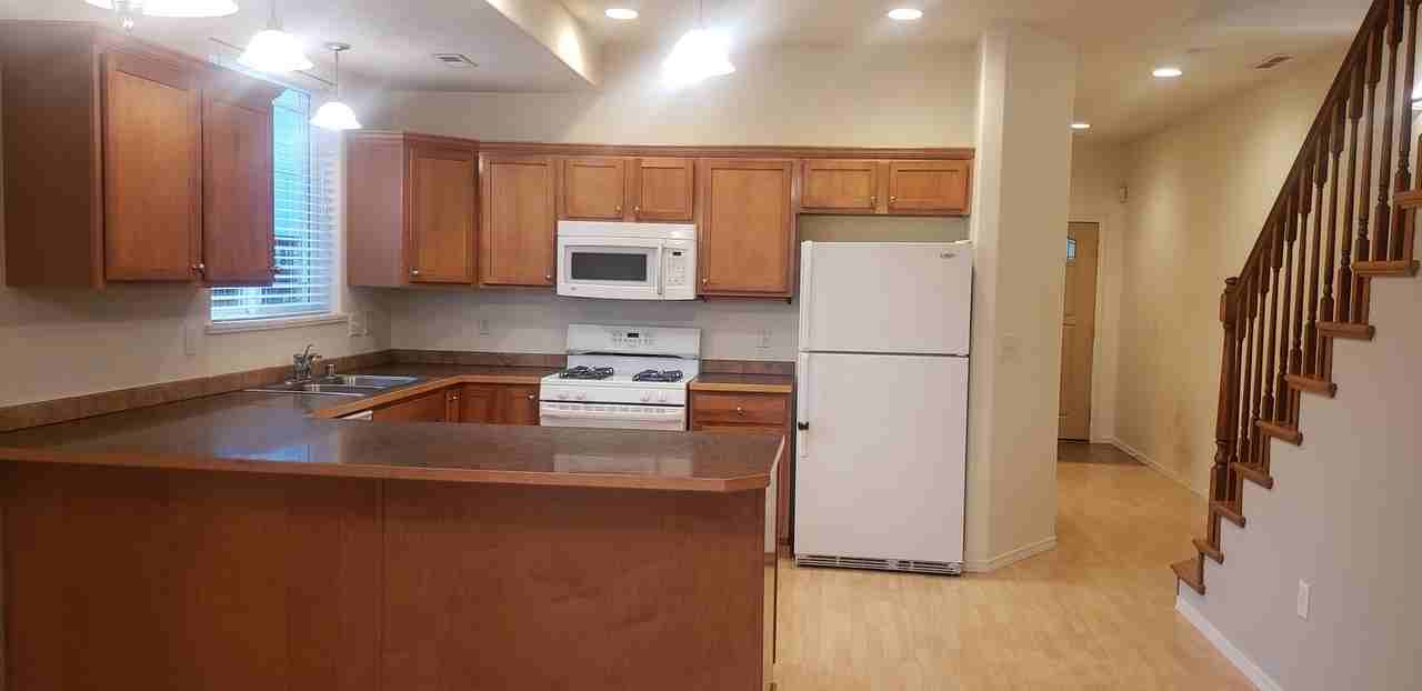 2917 E 33rd Ave - Photo 4 of 18