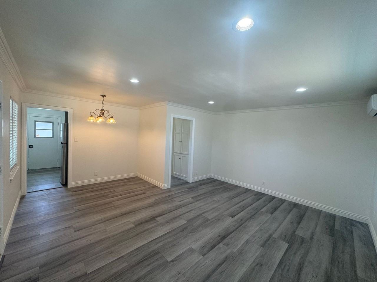 221 S Bushnell Ave - Photo 3 of 7