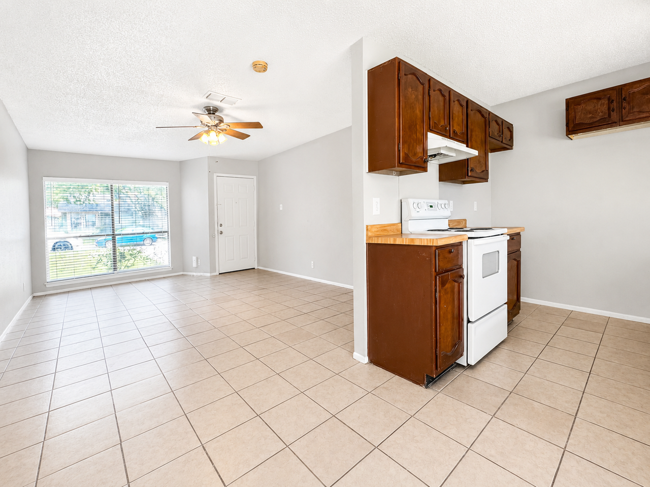 4948 Champlain - Photo 5 of 16